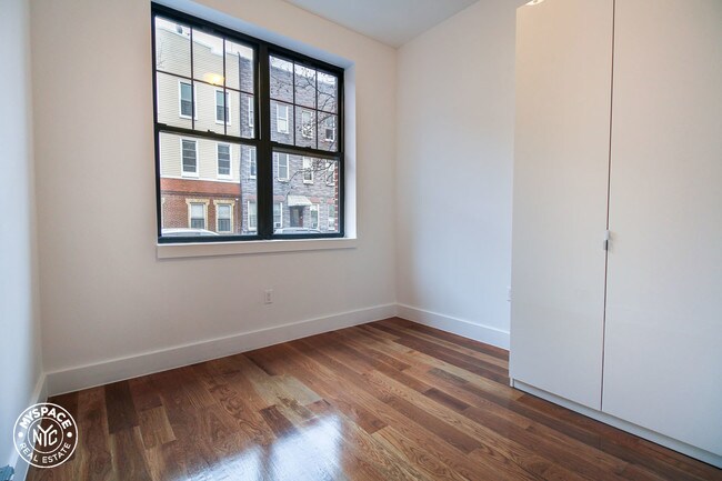 Building Photo - 303 Harman St