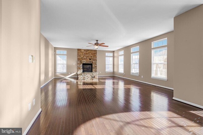 Foto del edificio - 206 Markham Ct