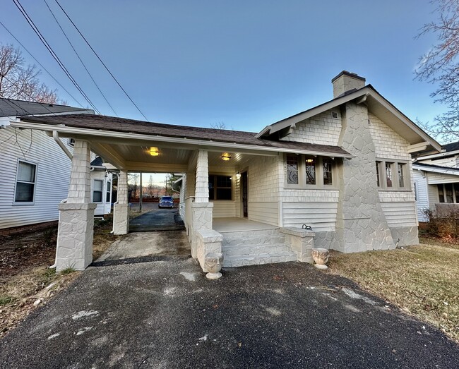 Building Photo - 1531 Claiborne Pl NE