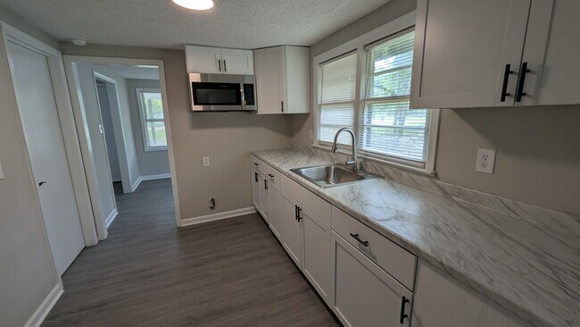 Building Photo - 130 Margaret Dr