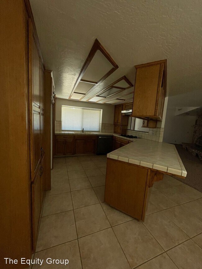 Foto del edificio - 4 br, 3.5 bath House - 798 North Pepper St