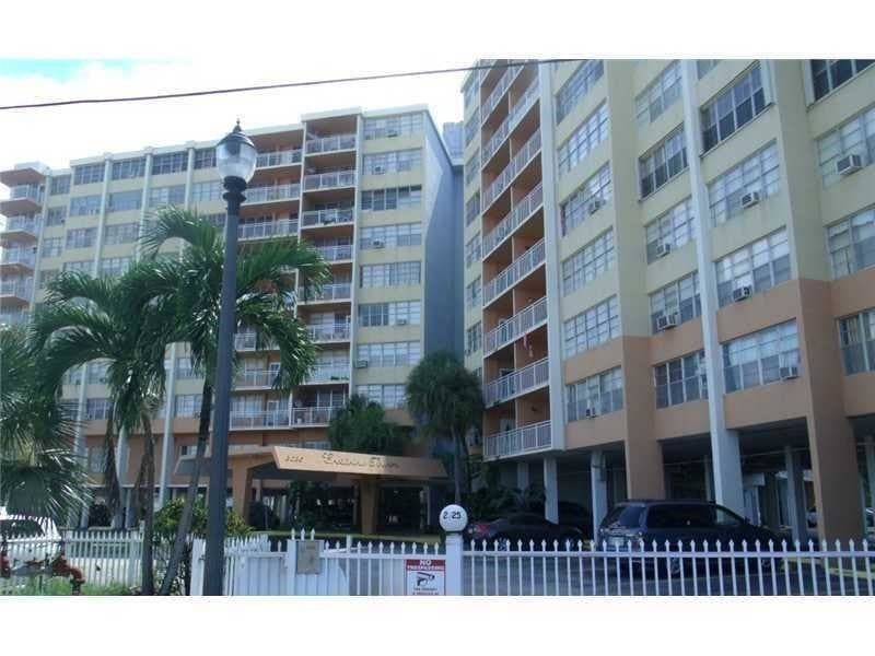 2025 NE 164th St, North Miami Beach, FL 33162 Condo for Rent in North