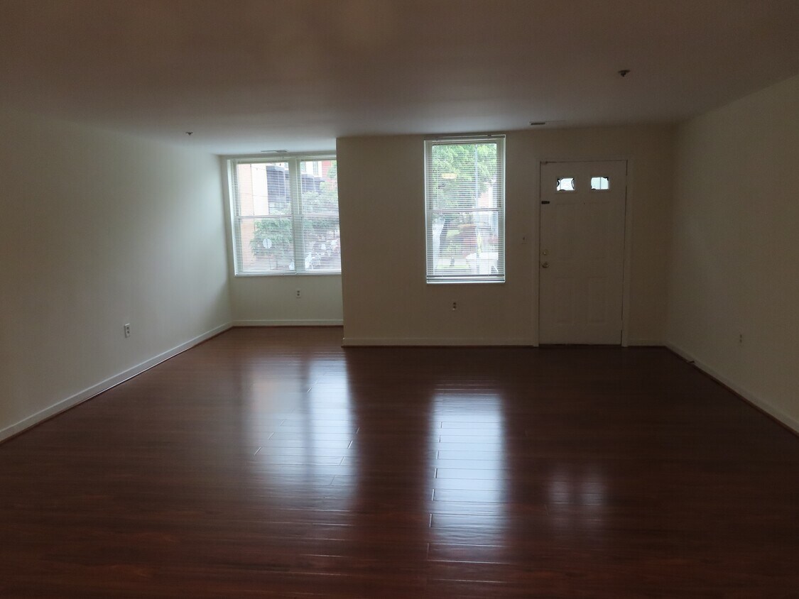 Primary Photo - 2425 14th St NW