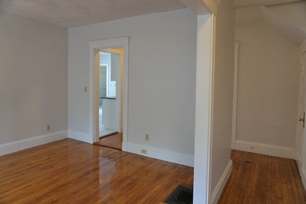 Building Photo - 383 Crescent St