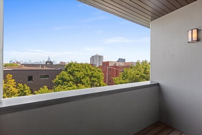 Building Photo - 204 S Leavitt St