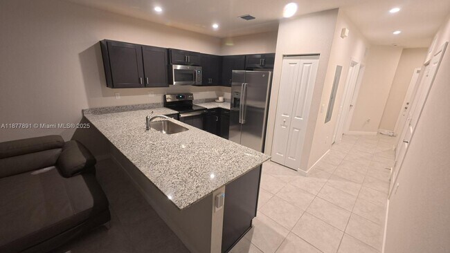 Foto del edificio - 1040 NW 5th Terrace