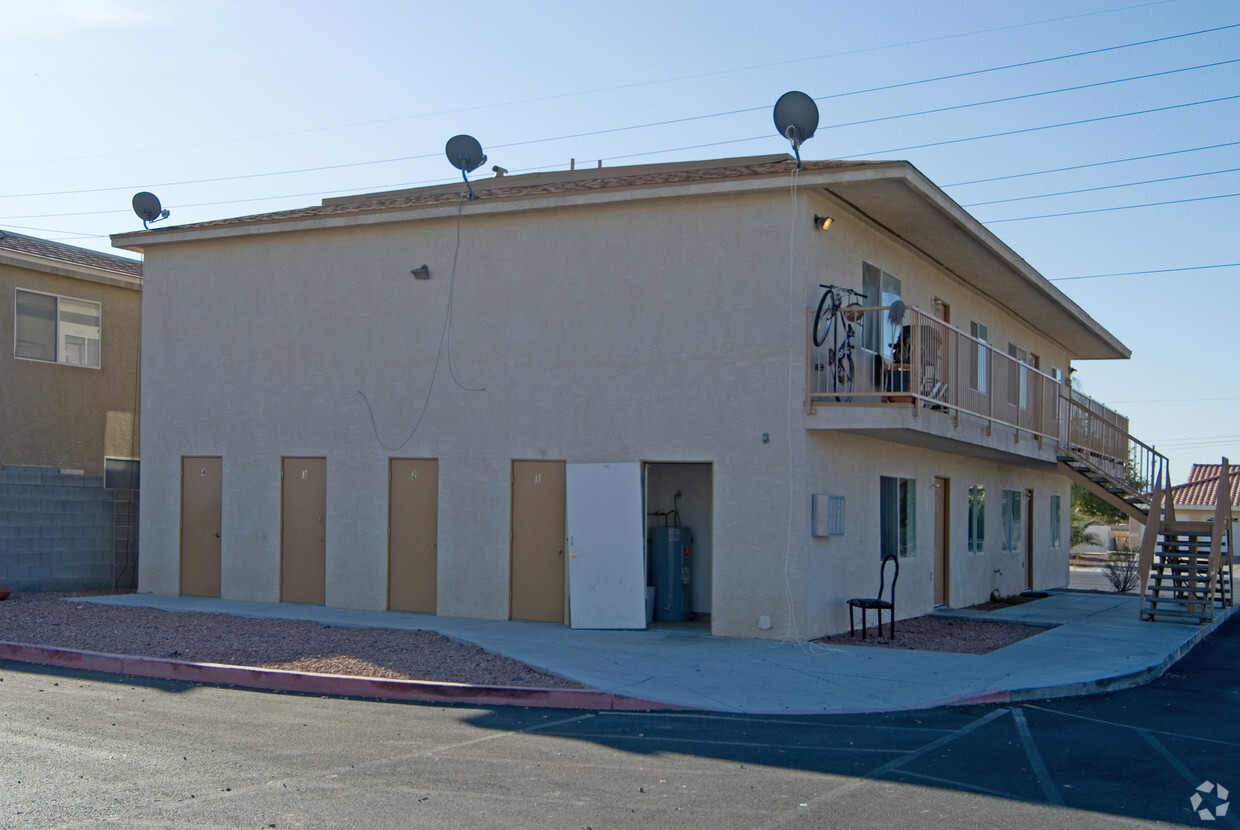 Building Photo - 4020 E Carey Ave