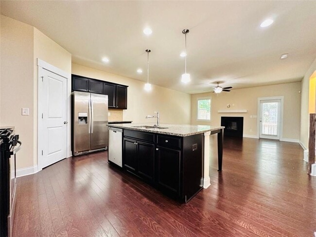 Building Photo - 2810 White Oak Ln