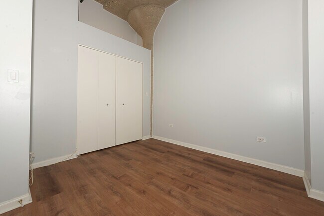 2nd bedroom - 758 N Larrabee St