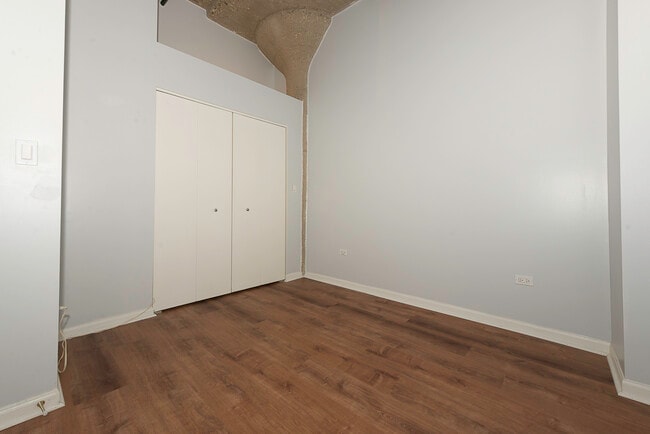 2nd bedroom - 758 N Larrabee St