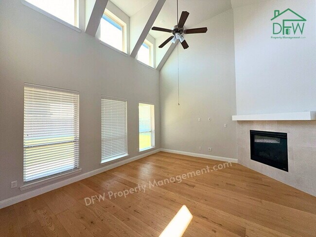 Building Photo - 4BR/3BA, 3,220 Sq Ft - Island Kitchen, Large Fenced Yard, Covered Patio