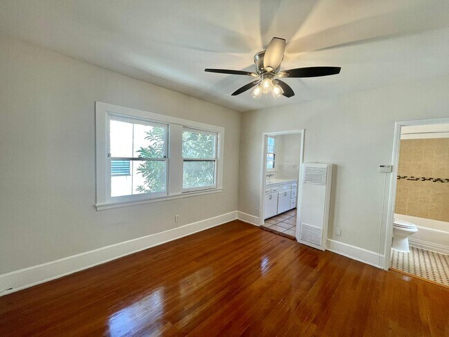 Foto del edificio - 1837 N Kingsley Dr