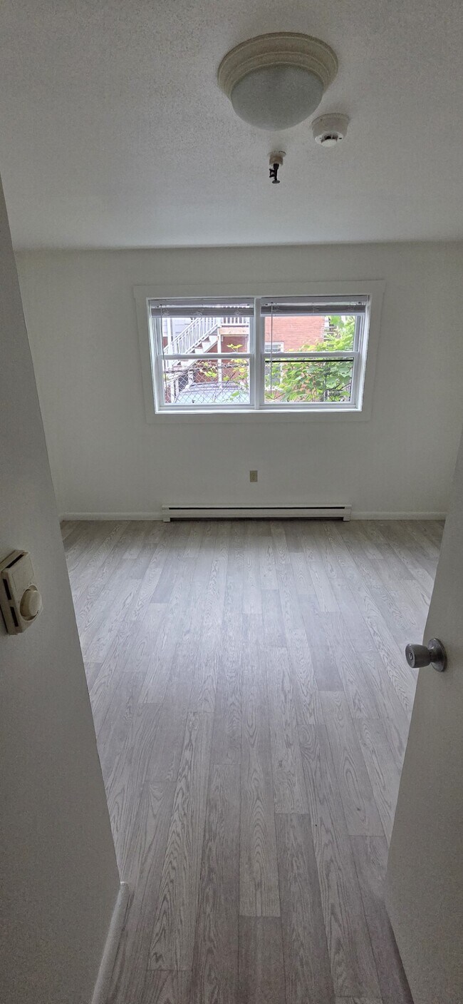 Apartamento 6, Dormitorio - 328 College St