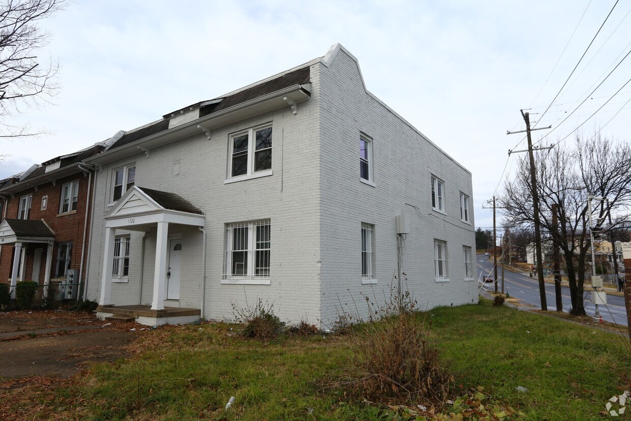 Primary Photo - 1722 West Virginia Ave NE