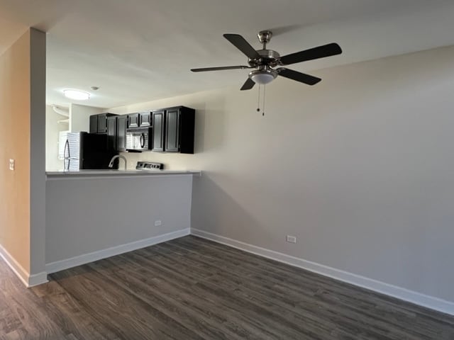 Building Photo - 5931 Meadow Dr