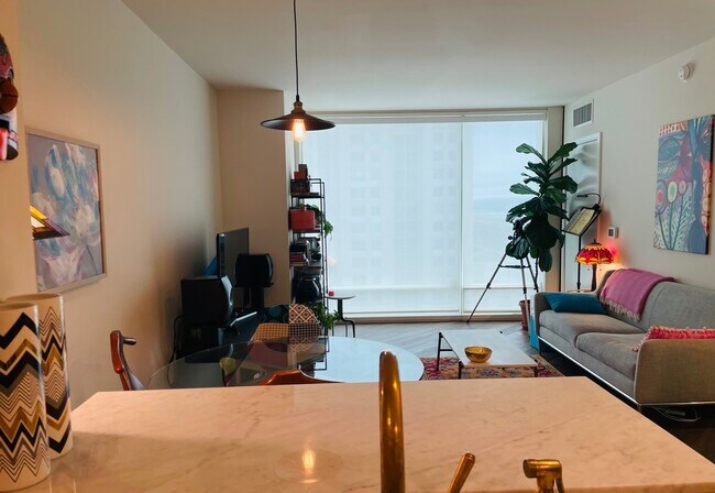 Living Room 1 - 401 Harrison St