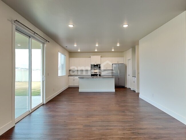 Building Photo - 9310 W Dove Creek St