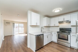 Building Photo - Carlton Oaks