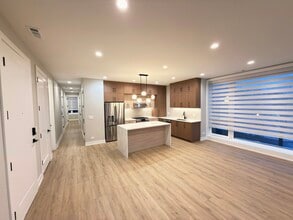 Building Photo - 2355 W Flournoy St