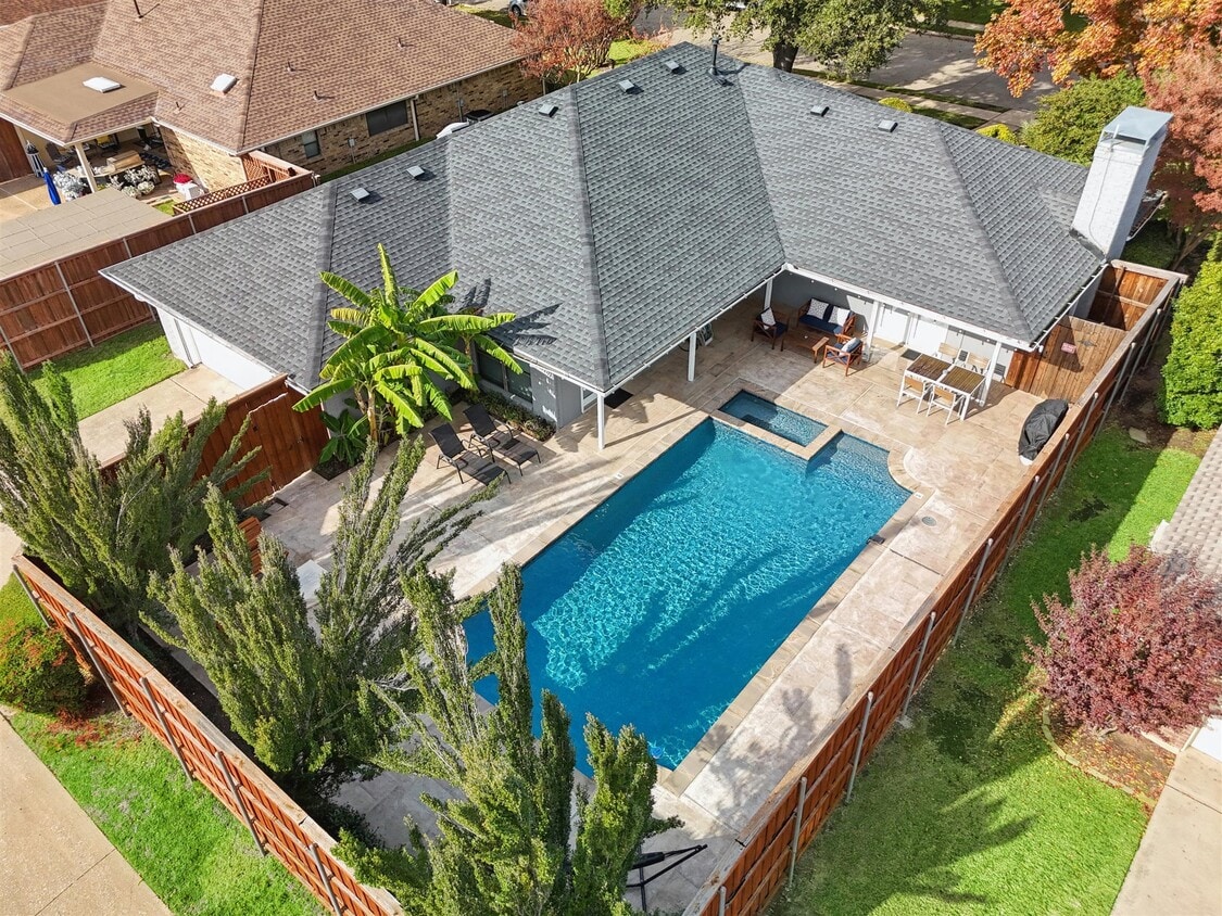 Primary Photo - 812 Green Brook Dr