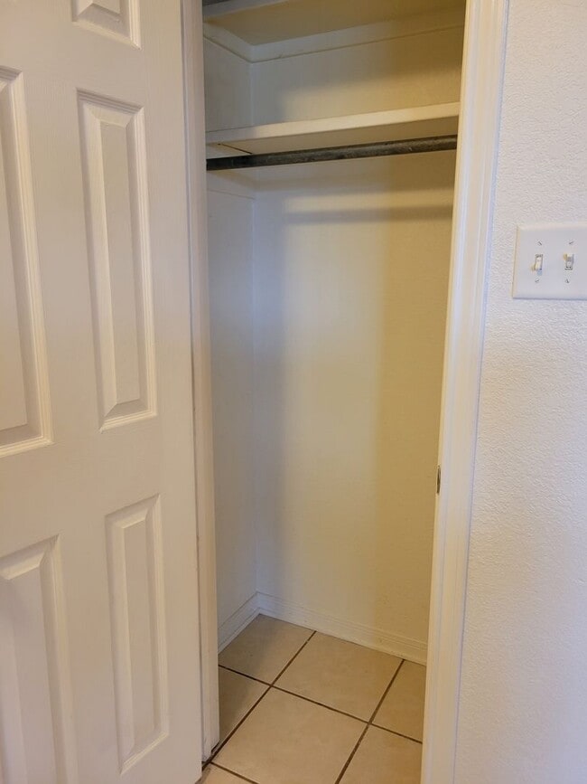 Building Photo - HUGE 2 BEDROOM DUPLEX IN HARKER HEIGHTS!