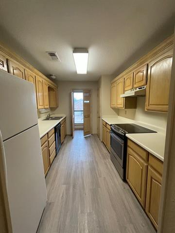 Building Photo - 800 Betty Ct
