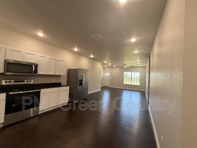 Building Photo - 13523 S Mingo Rd