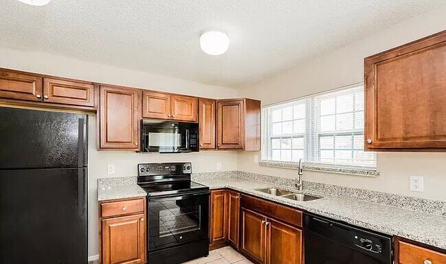 Building Photo - 5017 Chaves Cir