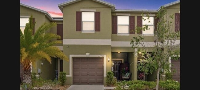 Building Photo - NEW pricing!!! Ready for move in! Town House 3/2.5 in Riverview
