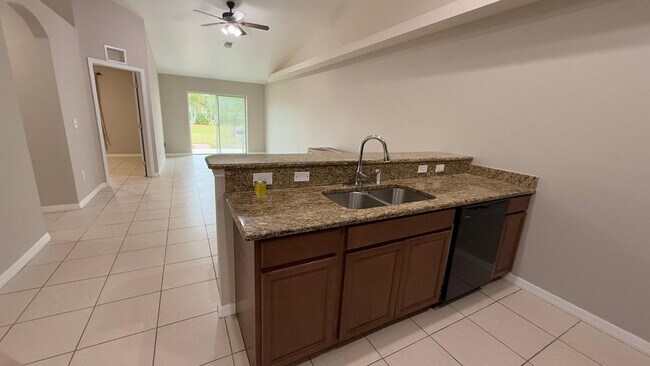 Foto del edificio - 1619-1621 SW 33rd St- Duplex