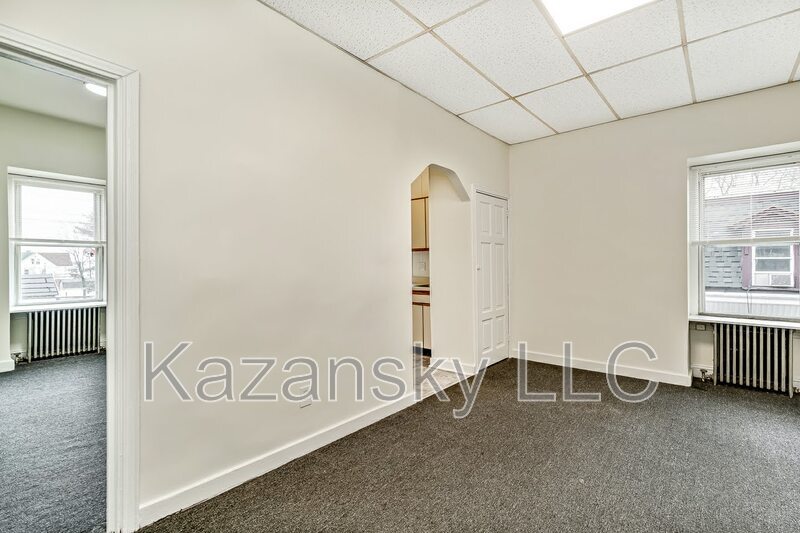 Foto principal - 4808 Disston St