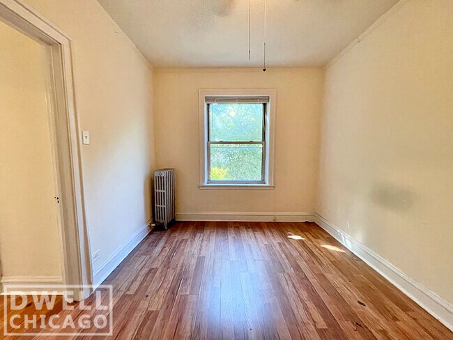 Foto del edificio - 2500 N Sawyer Ave
