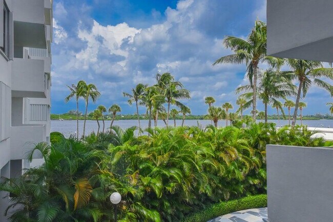 Building Photo - 2860 S Ocean Blvd