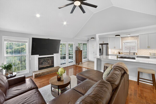 Foto del edificio - 2129 Quail Ridge Dr
