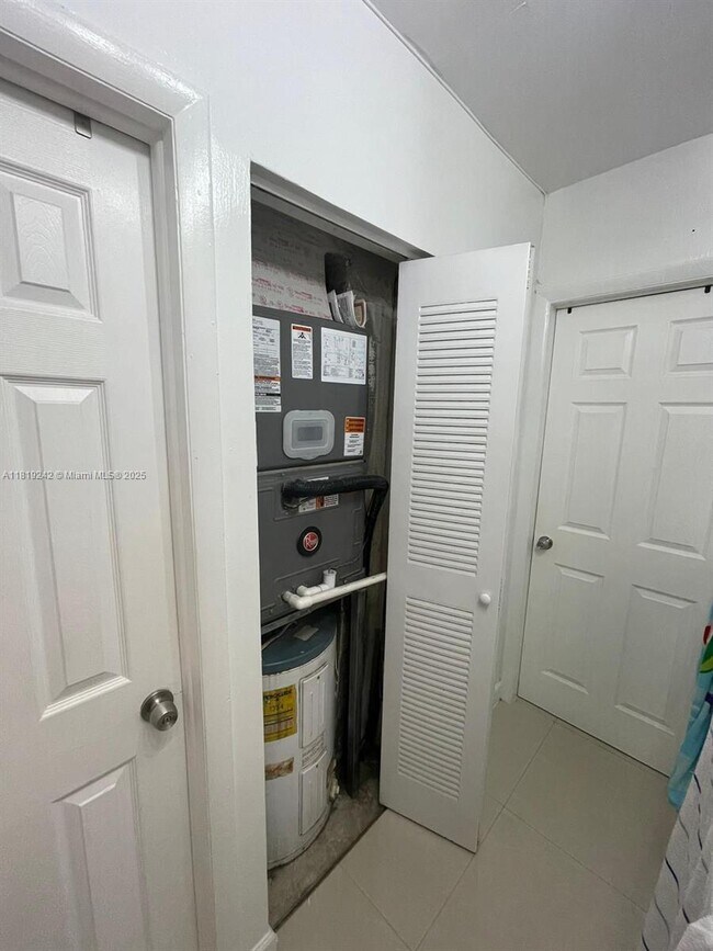 Foto del edificio - 8018 SW 151st Ct