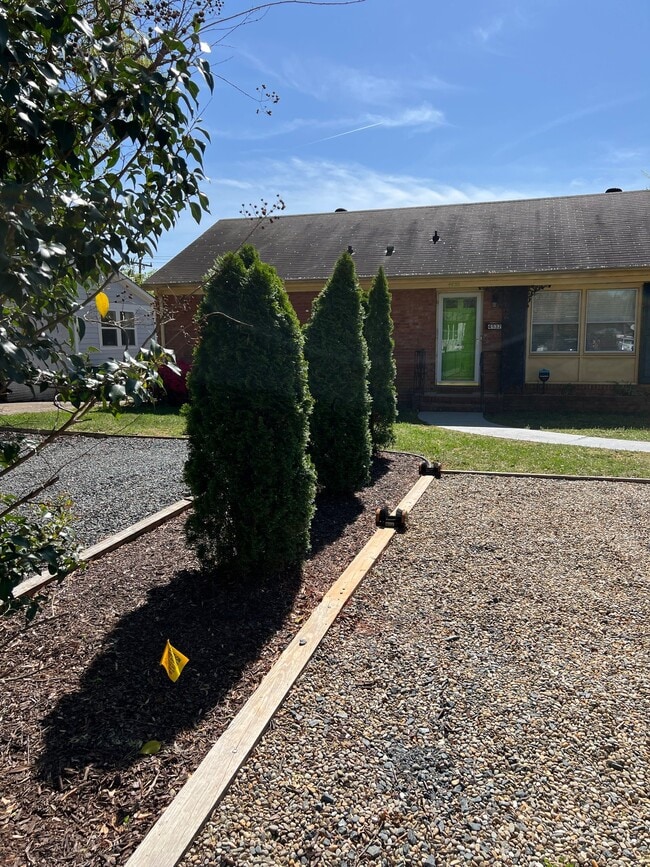 Foto del edificio - 4832 Holbrook Dr