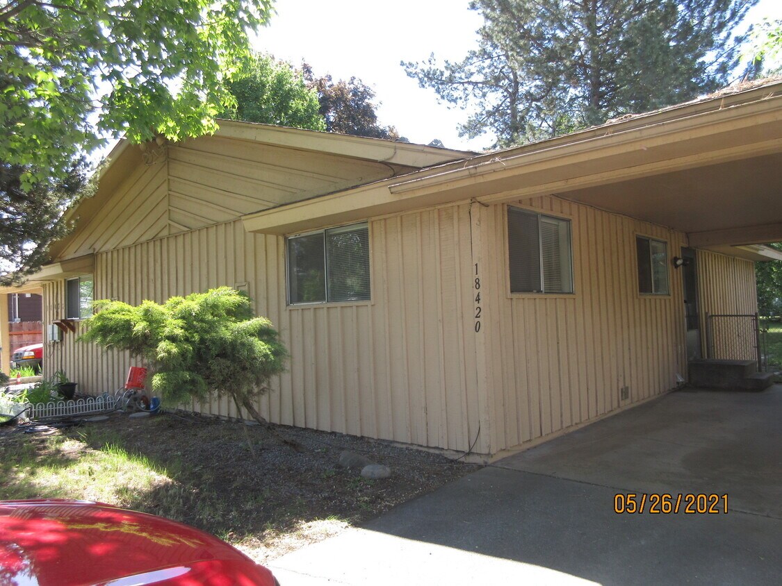 Spokane Valley 2 br/1 bath duplex - 18420 E Mission Ave