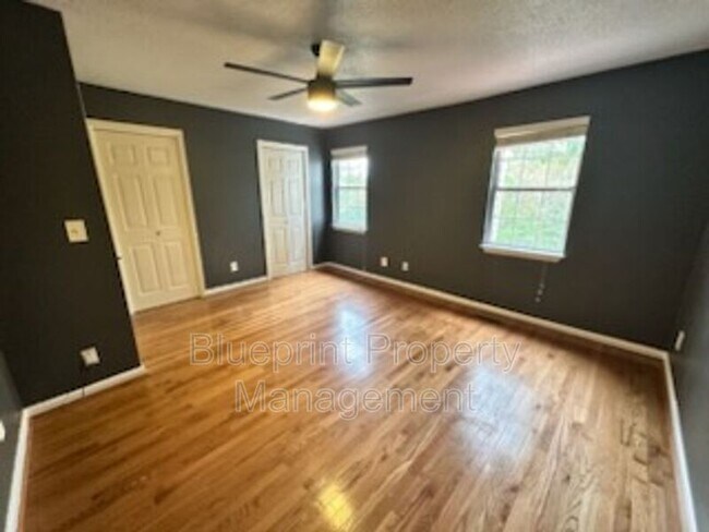 Foto del edificio - 118 Ridge Park Dr