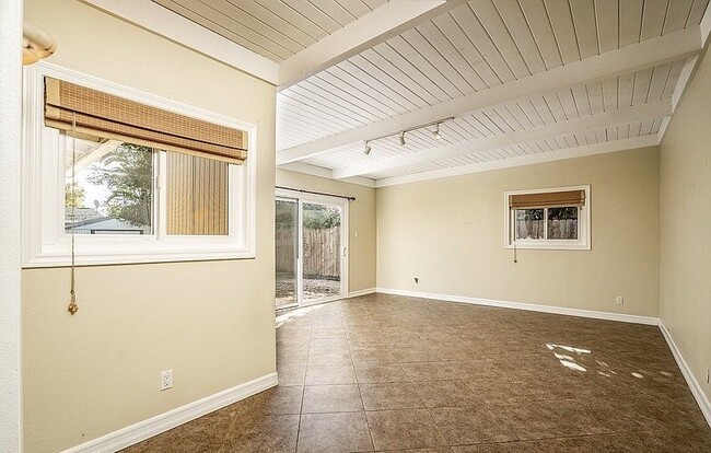 Building Photo - 2272 Colgate Dr