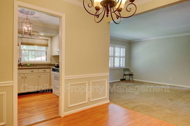 Building Photo - 6412 Tomahawk Ln