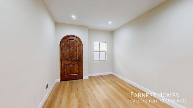Foto del edificio - 310 N 3rd St