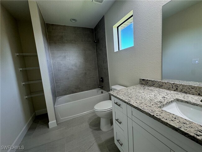 Foto del edificio - 604 W 17th St