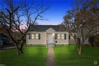 Building Photo - 3221 Hyde Cir