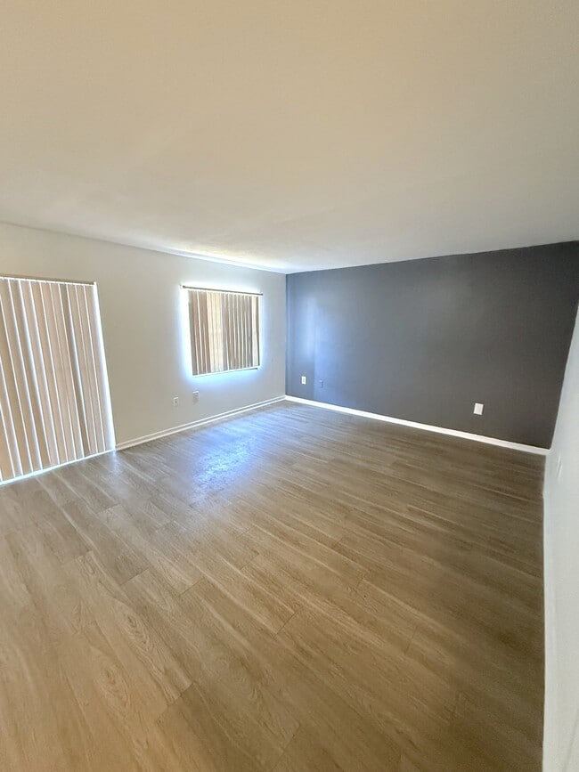 Foto del edificio - 2527 N Alafaya Trail