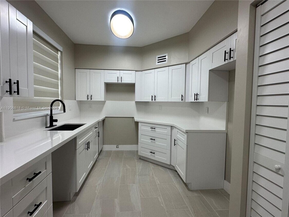 Foto principal - 14807 Balgowan Rd