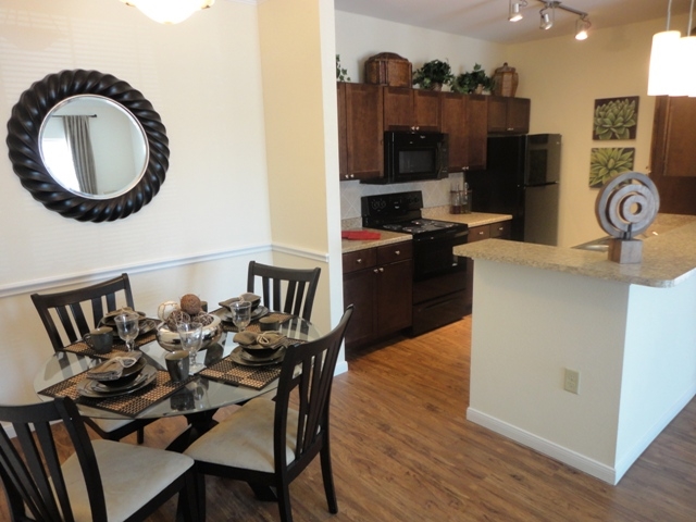 Dining Area - Avalon at Carlsbad