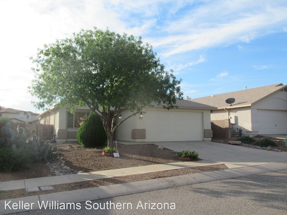 Primary Photo - 4 br, 2 bath House - 1190 N Falcon Ridge Dr.