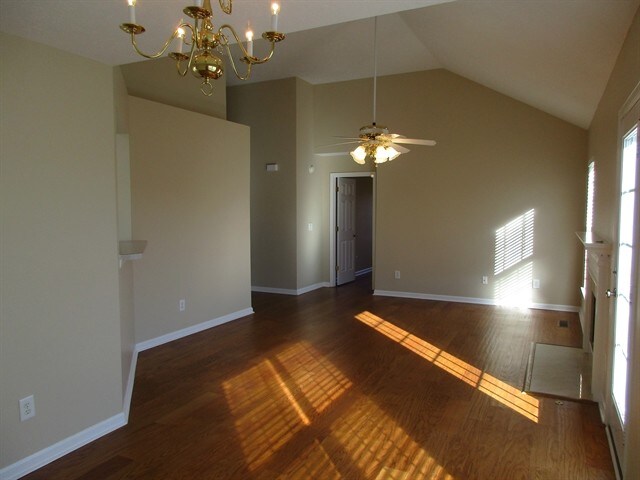 Building Photo - 1434 Hilltop Dr
