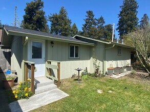 Building Photo - 4303 Horseman Ln