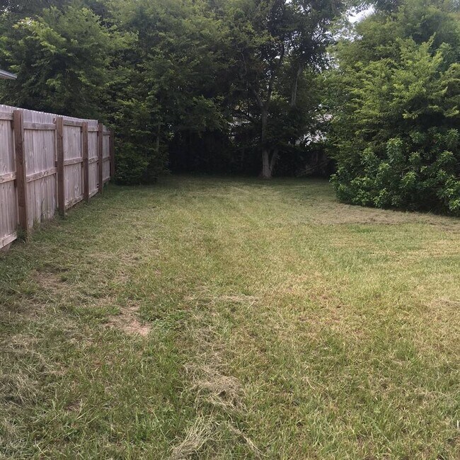 Foto del edificio - 39 Byron Ellinor Dr